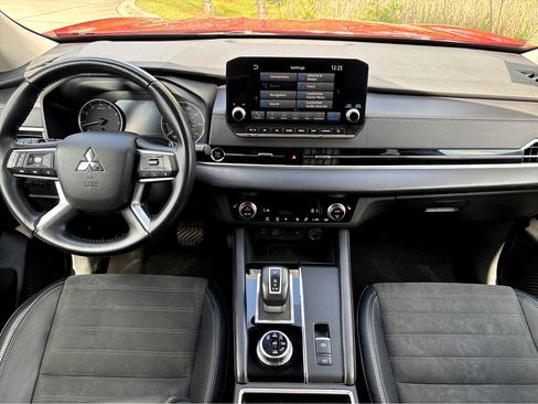 Used 2024 Mitsubishi Outlander SE AWD/4WD image 4