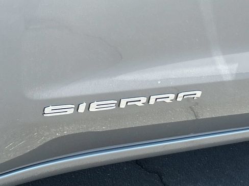 Used 2025 GMC Sierra 1500 SLT AWD/4WD image 31
