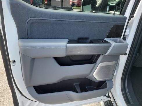 Used 2022 Ford F150 Lariat w/ Equipment Group 502A High AWD/4WD image 11