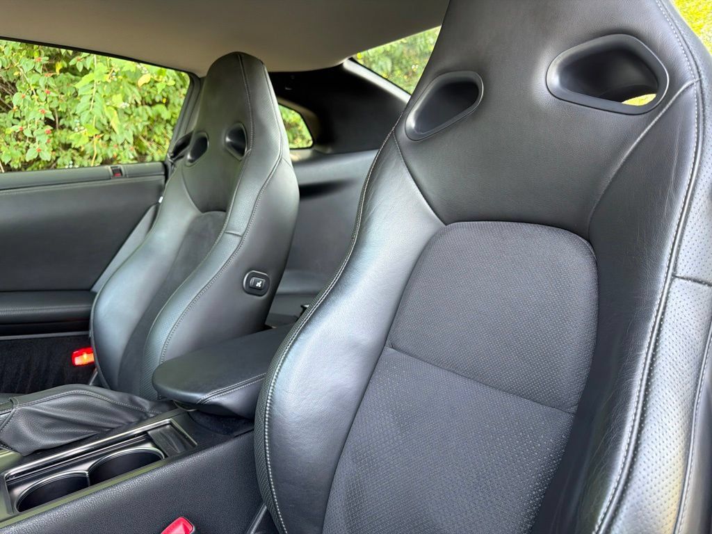 Used 2009 Nissan GT-R Premium AWD/4WD image 31
