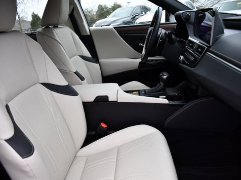 Used 2025 Lexus ES 300h Ultra Luxury image 33