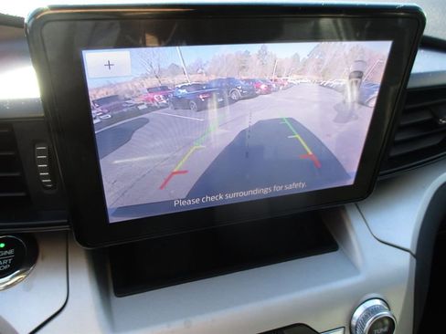 Used 2020 Ford Explorer XLT image 16