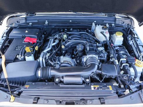 Used 2023 Jeep Gladiator Sport AWD/4WD image 29