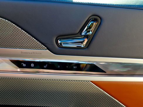 Used 2023 BMW 760i xDrive 760i xDrive w/ Executive Package image 36