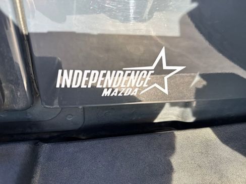 Used 2016 Jeep Wrangler Unlimited Rubicon w/ Connectivity Group image 26