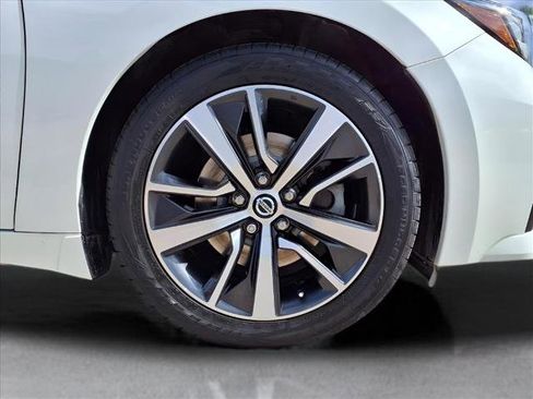Certified 2020 Nissan Maxima 3.5 SL w/ Floor Mat Group image 10