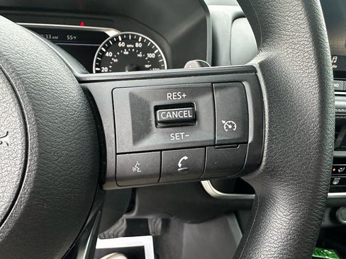 Used 2024 Nissan Rogue S AWD/4WD image 15