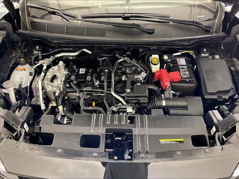 New 2026 Nissan Kicks SR w/ SR Premium Package image 17