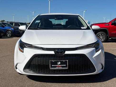 Used 2024 Toyota Corolla LE image 3