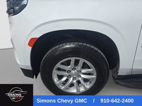 Used 2024 Chevrolet Suburban LT RWD image 20
