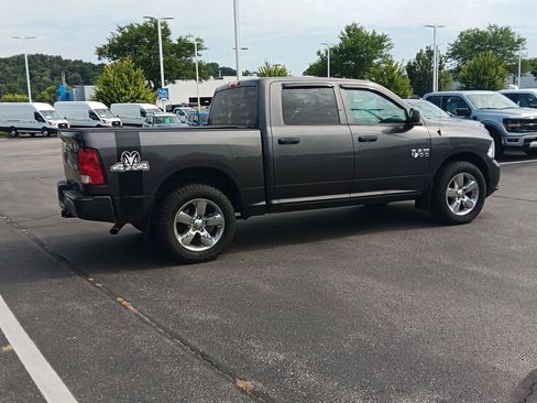 Used 2017 RAM 1500 Express AWD/4WD image 4