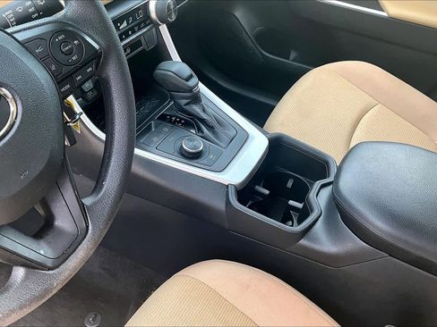 Used 2023 Toyota RAV4 LE AWD/4WD image 17