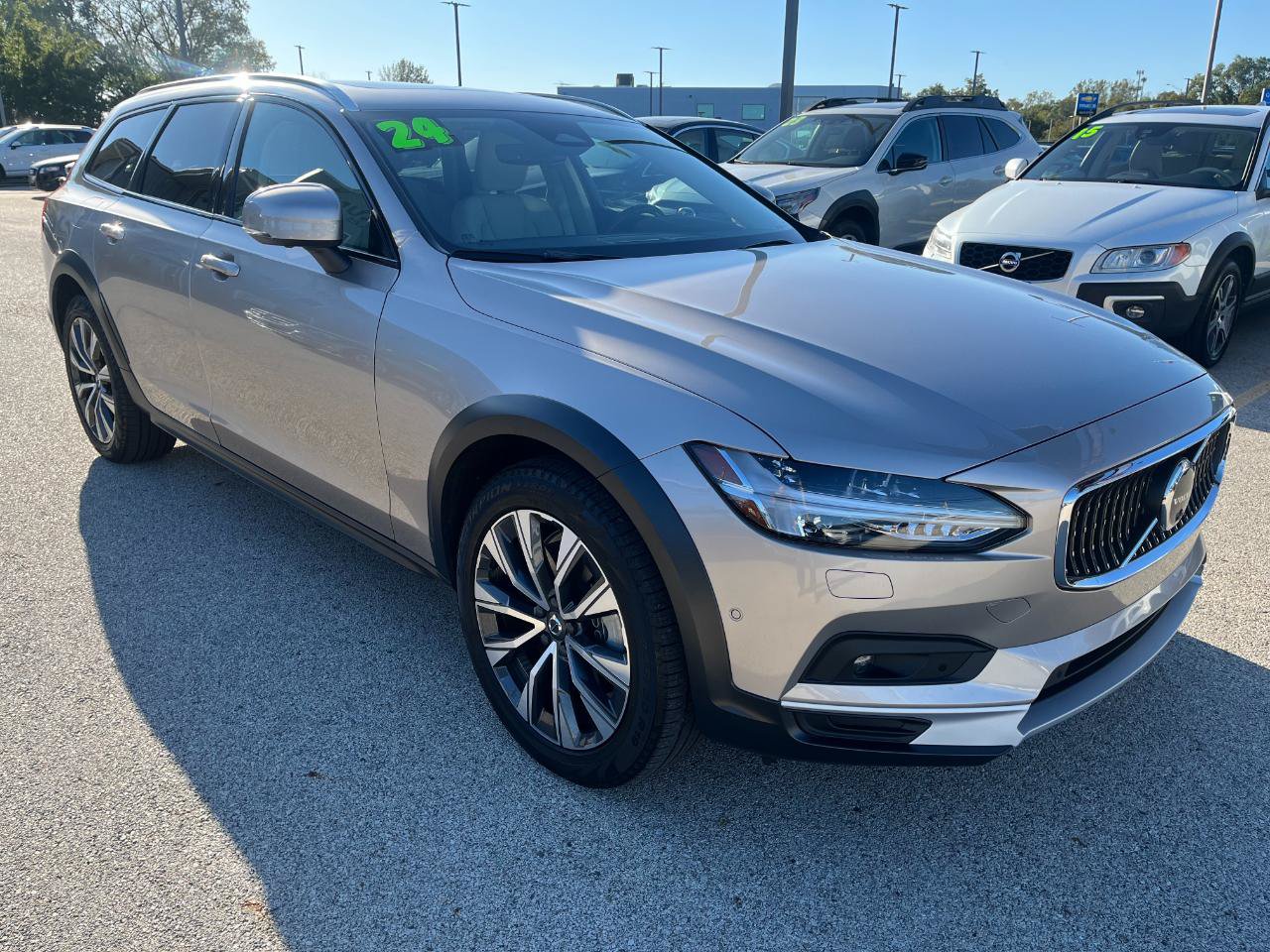 Used 2024 Volvo V90 B6 Cross Country Plus w/ Climate Package AWD/4WD image 7