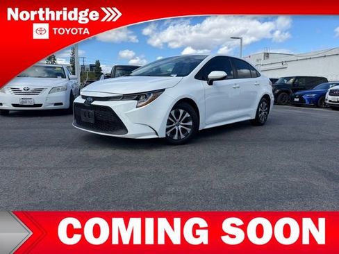 Used 2022 Toyota Corolla LE image 2