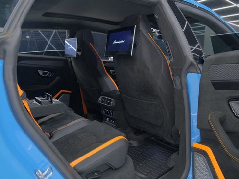 Used 2024 Lamborghini Urus Performante AWD/4WD image 34