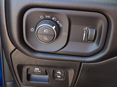 Used 2023 RAM 1500 Big Horn image 29