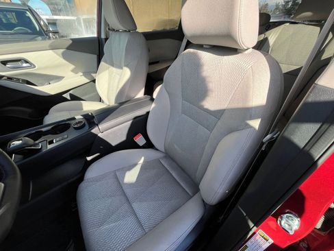 Used 2025 Nissan Rogue SV image 38