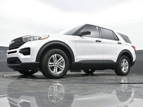 Used 2022 Ford Explorer 4WD w/ Class IV Trailer Tow Package image 28