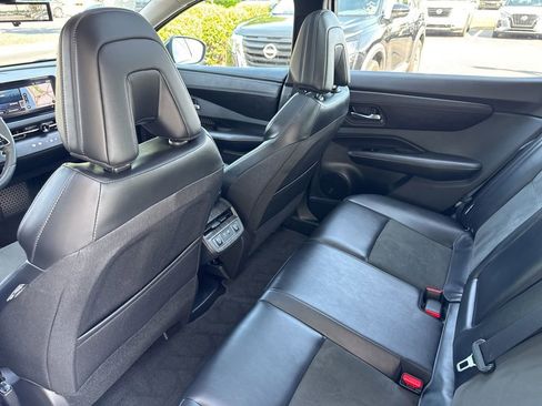 Used 2023 Nissan Ariya AWD image 16