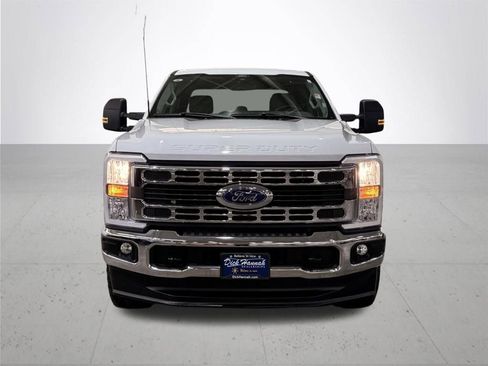 Used 2024 Ford F350 XLT image 4