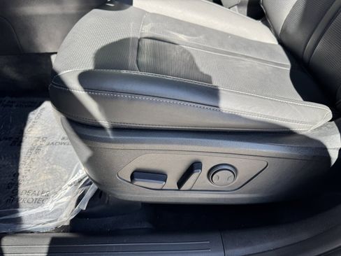 Used 2024 Kia Sorento SX image 32