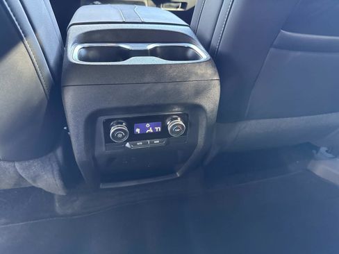 Used 2025 Buick Enclave Preferred image 17