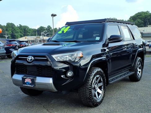 Certified 2024 Toyota 4Runner TRD Off-Road AWD/4WD image 3