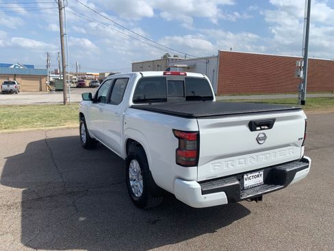 Used 2022 Nissan Frontier SV image 5