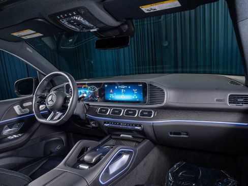 New 2025 Mercedes-Benz GLS 580 4MATIC image 4