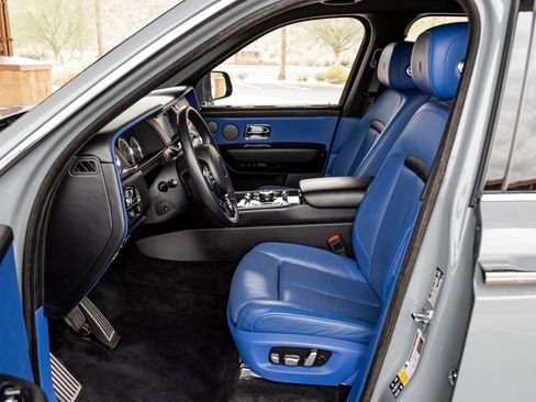 Used 2022 Rolls-Royce Cullinan image 22