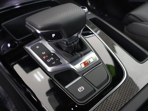 Used 2024 Audi SQ5 Premium Plus w/ Premium Plus Package image 4