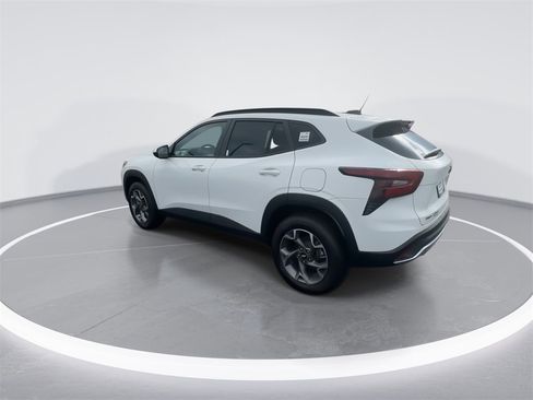 New 2026 Chevrolet Trax LT w/ Driver Confidence Package image 6