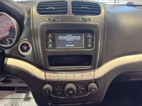 Used 2015 Dodge Journey SXT w/ Flexible Seating Group image 17