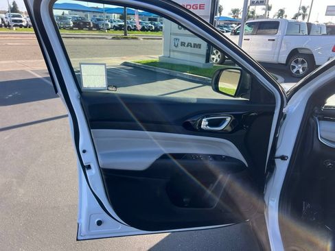 Used 2025 Jeep Compass Limited AWD/4WD image 23