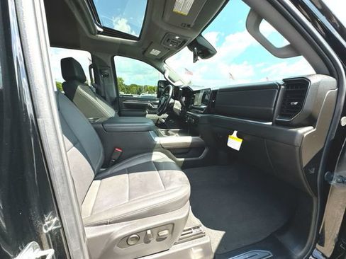 Used 2025 Chevrolet Silverado 2500 LTZ w/ LTZ Plus Package AWD/4WD image 30