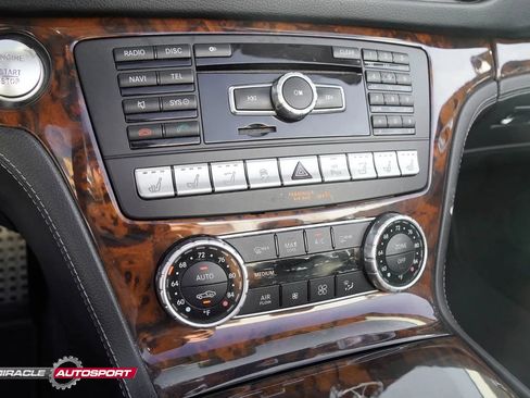 Used 2013 Mercedes-Benz SL 550 w/ Premium Pkg image 38