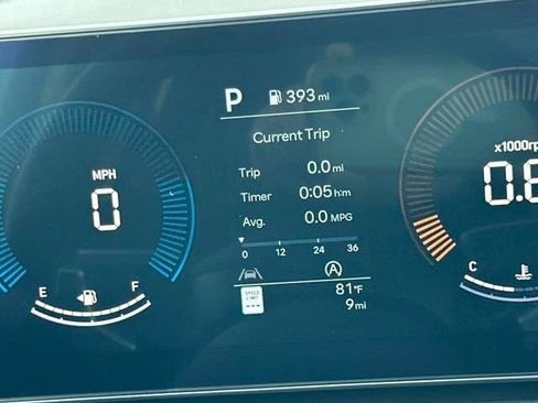 New 2025 Hyundai Santa Fe SE image 13