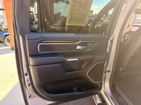 Used 2022 RAM 1500 Laramie AWD/4WD image 12