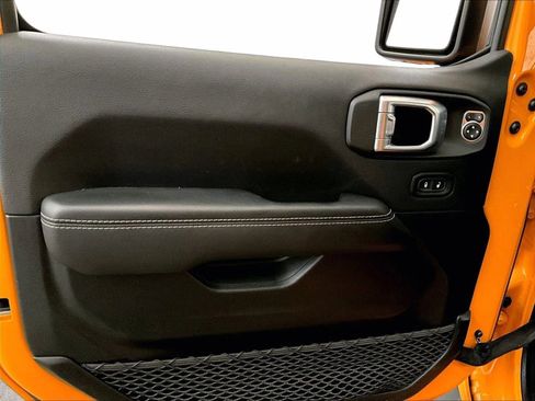 Used 2021 Jeep Wrangler Unlimited Sahara w/ Dual Top Group image 22