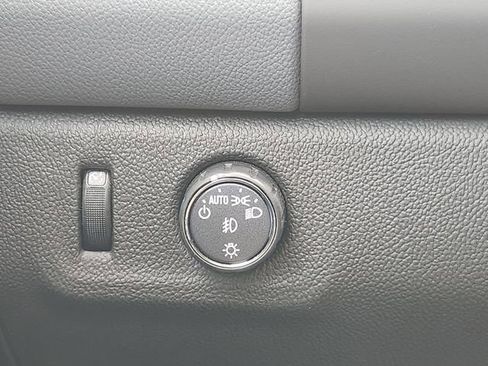 Used 2021 Chevrolet Colorado Z71 w/ Safety Package image 19