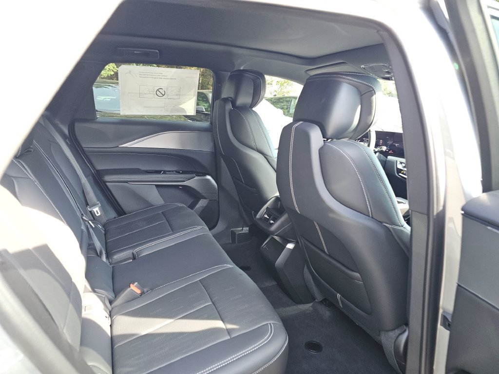 New 2027 Cadillac Lyriq Luxury AWD/4WD image 14