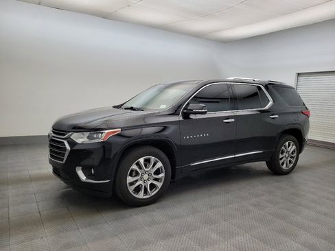 Used 2020 Chevrolet Traverse Premier FWD image 2