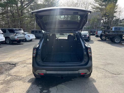 Used 2025 Nissan Kicks SV image 40