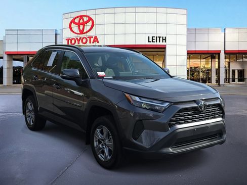 Certified 2022 Toyota RAV4 XLE image 3