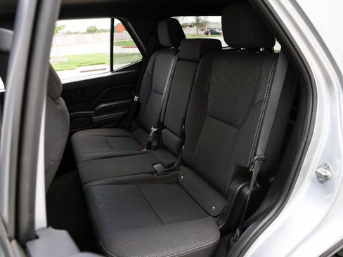 Used 2025 Toyota 4Runner SR5 AWD/4WD image 30