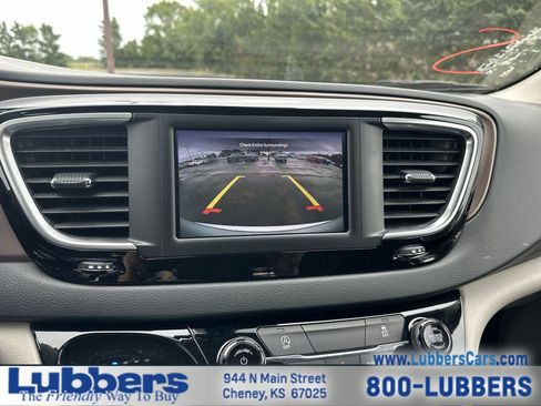 Used 2023 Chrysler Voyager LX FWD image 16