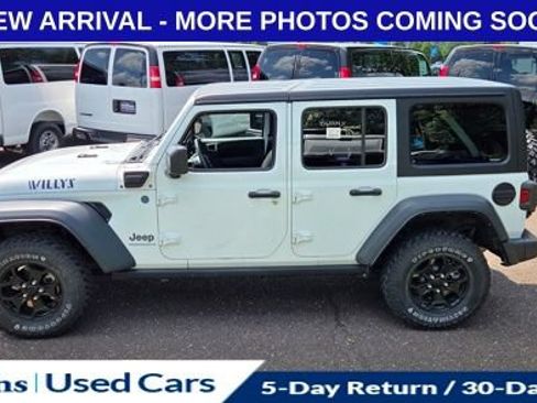 Used 2023 Jeep Wrangler Unlimited w/ Cold Weather Group AWD/4WD image 5
