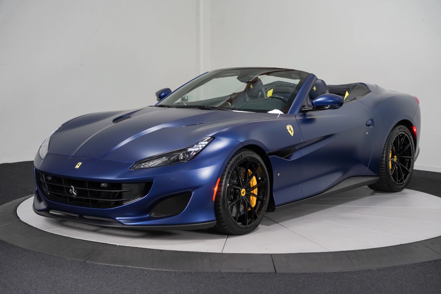 Used 2019 Ferrari Portofino RWD image 6