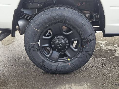 New 2026 RAM 3500 Tradesman AWD/4WD image 9