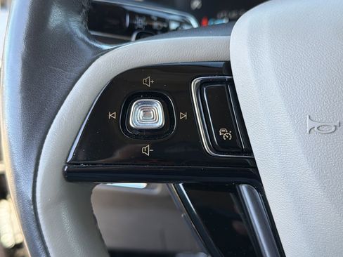 Used 2022 Lincoln Corsair Reserve w/ Equipment Group 201A image 17